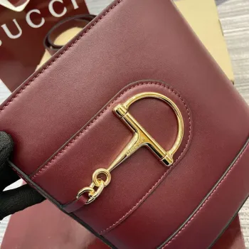 Gucci 833665 Gucci 73 Malá kabela na řetízku červená kůže