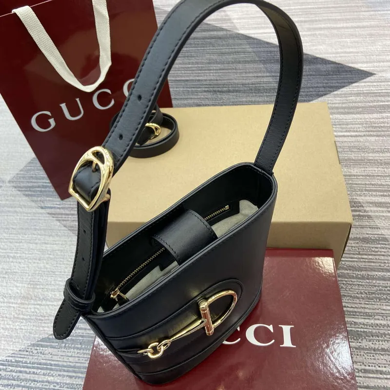 Gucci 833665 Gucci 73 Malá kabela na řetízku Černá kůže