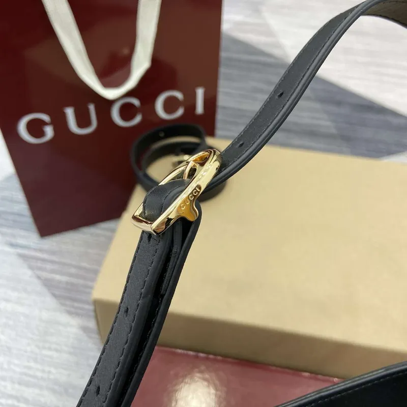 Gucci 833665 Gucci 73 Malá kabela na řetízku Černá kůže