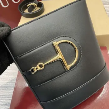 Gucci 833665 Gucci 73 Malá kabela na řetízku Černá kůže