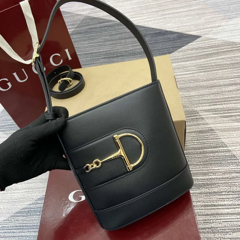 Gucci 833665 Gucci 73 Malá kabela na řetízku Černá kůže