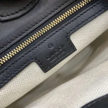 Gucci 833665 Gucci 73 Malá kabela na řetízku Černá kůže