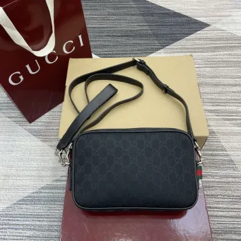 Gucci 834802 GG plátno malá crossbody taška černá
