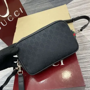 Gucci 834802 GG plátno malá crossbody taška černá