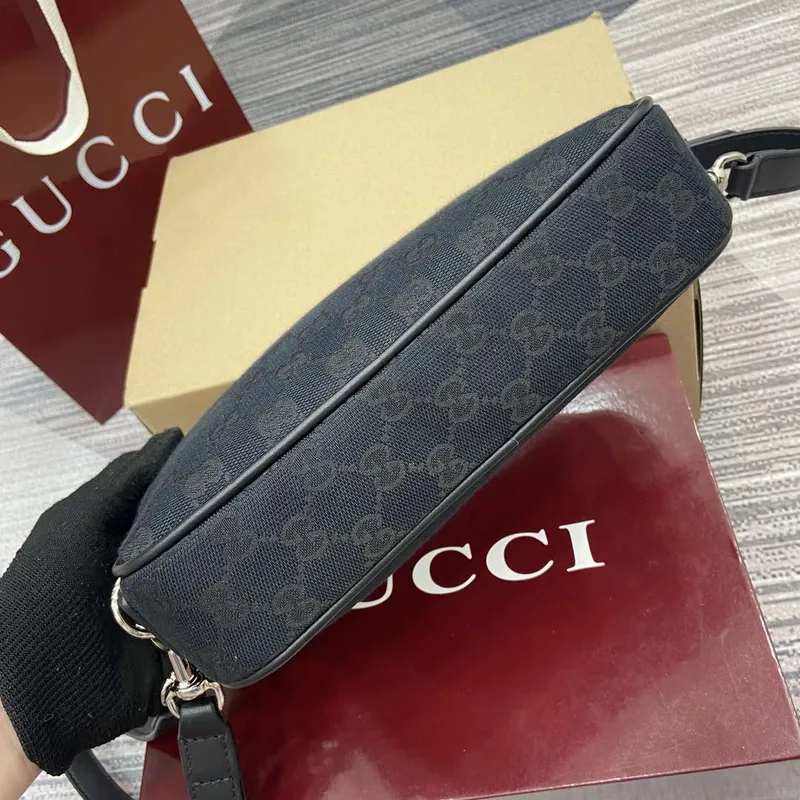 Gucci 834802 GG plátno malá crossbody taška černá