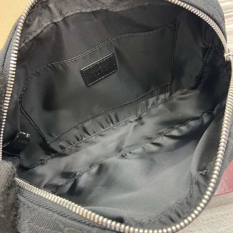 Gucci 834802 GG plátno malá crossbody taška černá