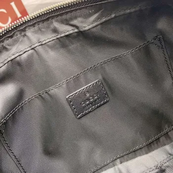 Gucci 834802 GG plátno malá crossbody taška černá