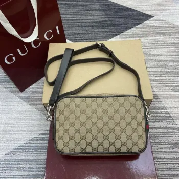 Gucci 834802 GG plátno malá crossbody taška tmavě hnědá