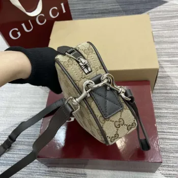 Gucci 834802 GG plátno malá crossbody taška tmavě hnědá
