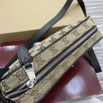 Gucci 834802 GG plátno malá crossbody taška tmavě hnědá
