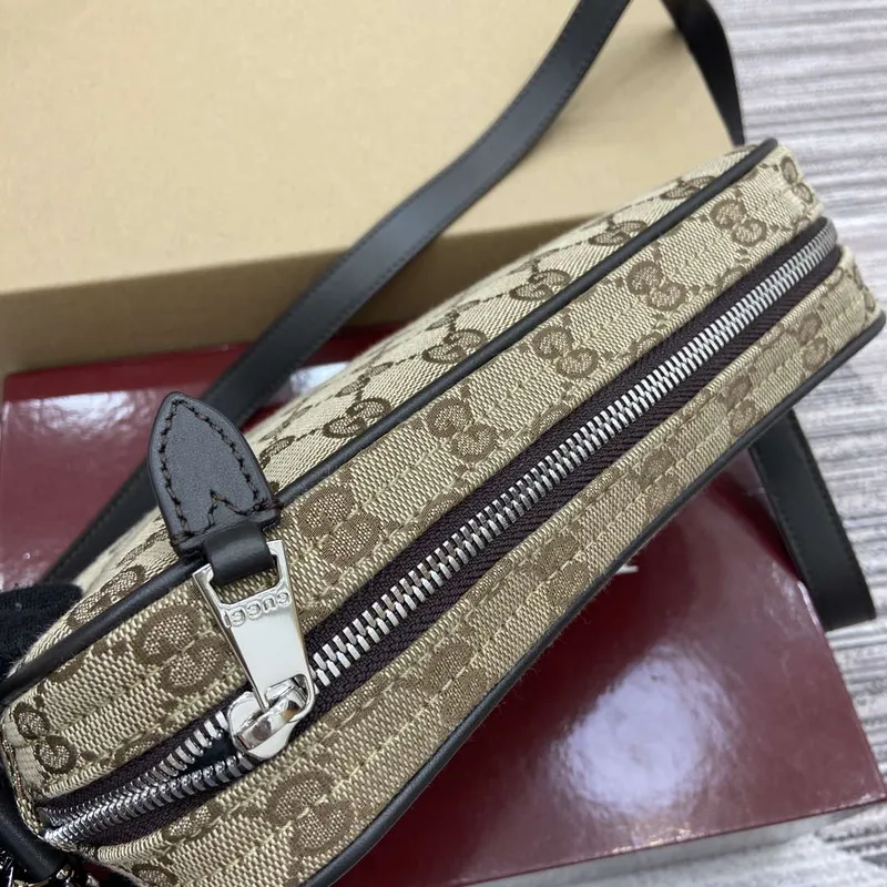 Gucci 834802 GG plátno malá crossbody taška tmavě hnědá
