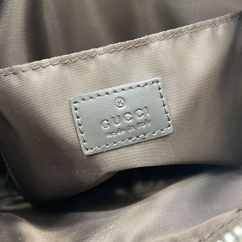 Gucci 834802 GG plátno malá crossbody taška tmavě hnědá