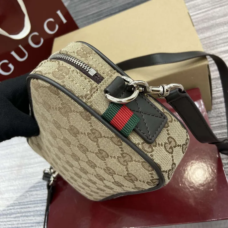 Gucci 834802 GG plátno malá crossbody taška tmavě hnědá