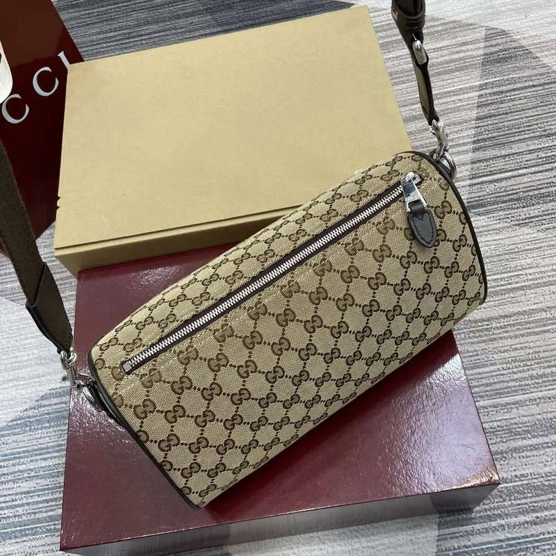 Gucci 834455 GG plátno malá cylindrická taška tmavě hnědá