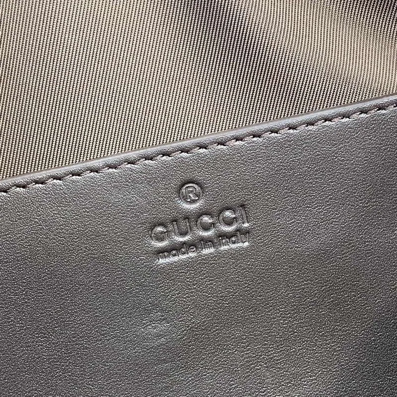 Gucci 834455 GG plátno malá cylindrická taška tmavě hnědá
