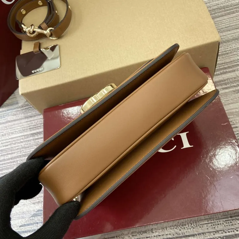 Gucci 826761 Gucci Go Malá Ramenní Taška Hnědá PVC