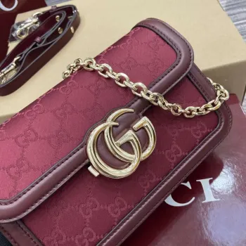 Gucci 826761 Gucci Go Malá Ramenní Taška Červená