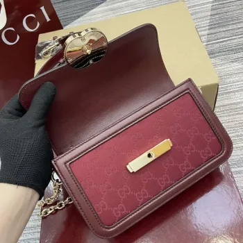 Gucci 826761 Gucci Go Malá Ramenní Taška Červená