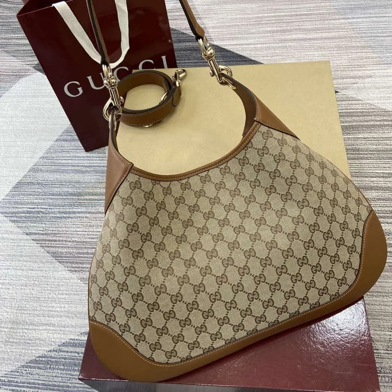 Gucci 834981 Gucci B Střední Kabelka přes Rameno Hnědá Kůže Trim