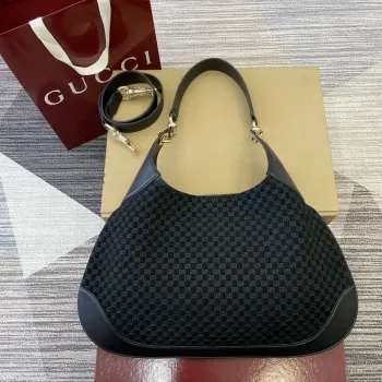 Gucci 834981 Gucci B střední ramenní taška černý samet s embosovaným vzorem