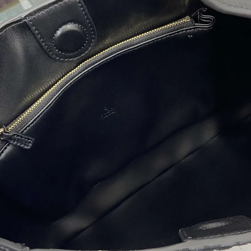 Gucci 834981 Gucci B střední ramenní taška černý samet s embosovaným vzorem