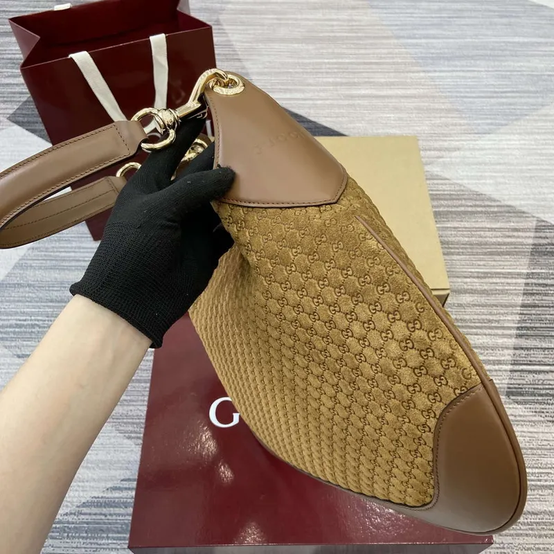 Gucci 834981 Gucci B střední kabelka přes rameno Hnědý samet s embosovaným vzorem