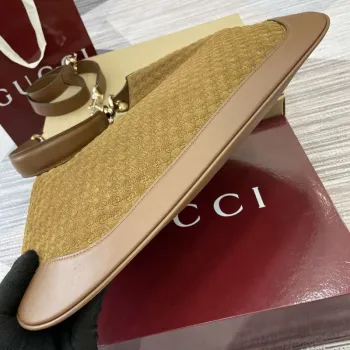 Gucci 834981 Gucci B střední kabelka přes rameno Hnědý samet s embosovaným vzorem