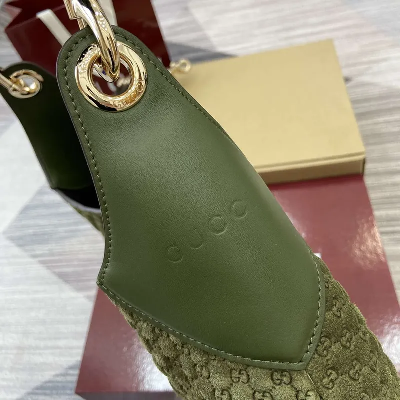 Gucci 834981 Gucci B střední ramenní taška tmavě zelená