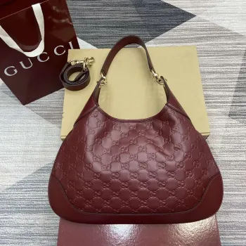 Gucci 834981 Gucci B střední ramenní taška červená kůže