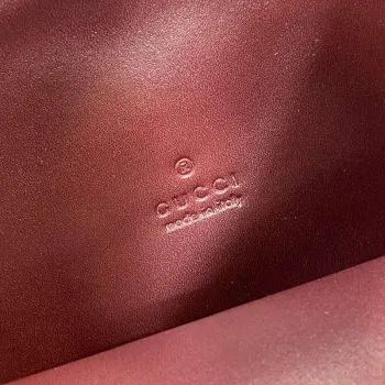 Gucci 834981 Gucci B střední ramenní taška červená kůže