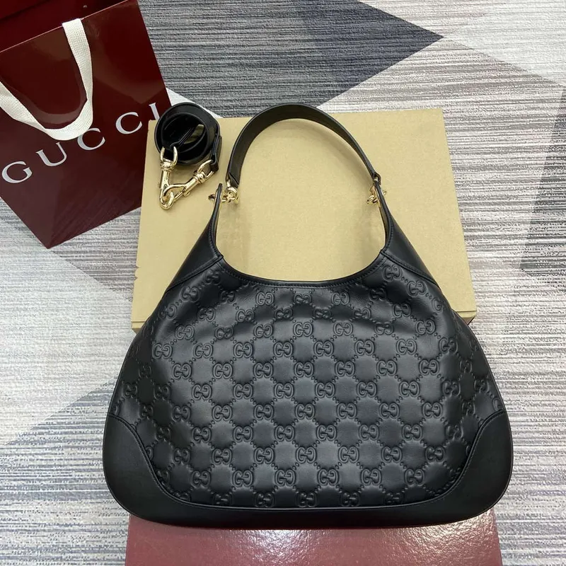 Gucci 834981 Gucci B střední kabelka přes rameno černá