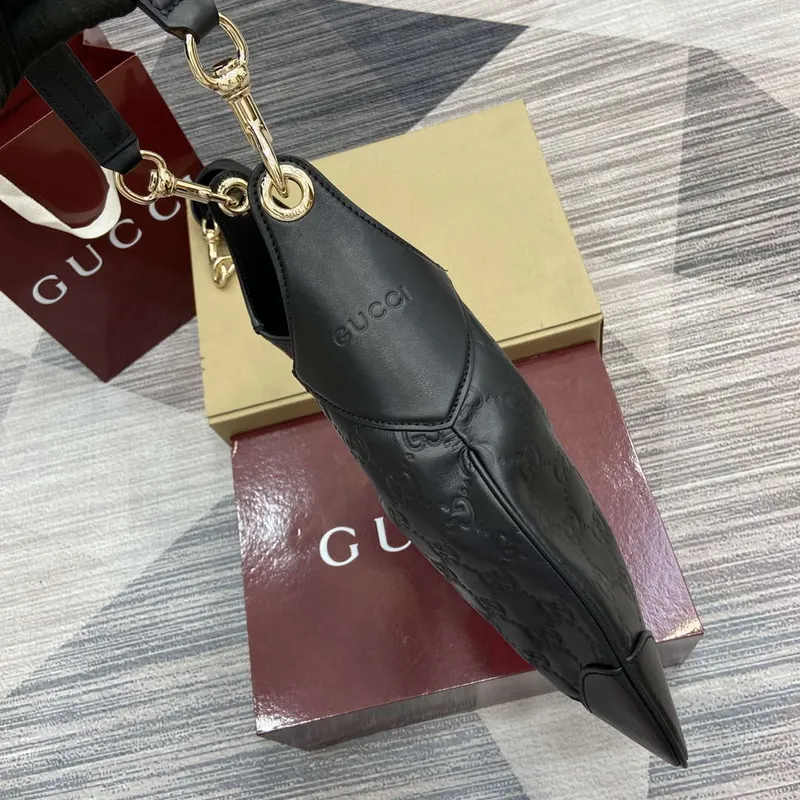 Gucci 834981 Gucci B střední kabelka přes rameno černá