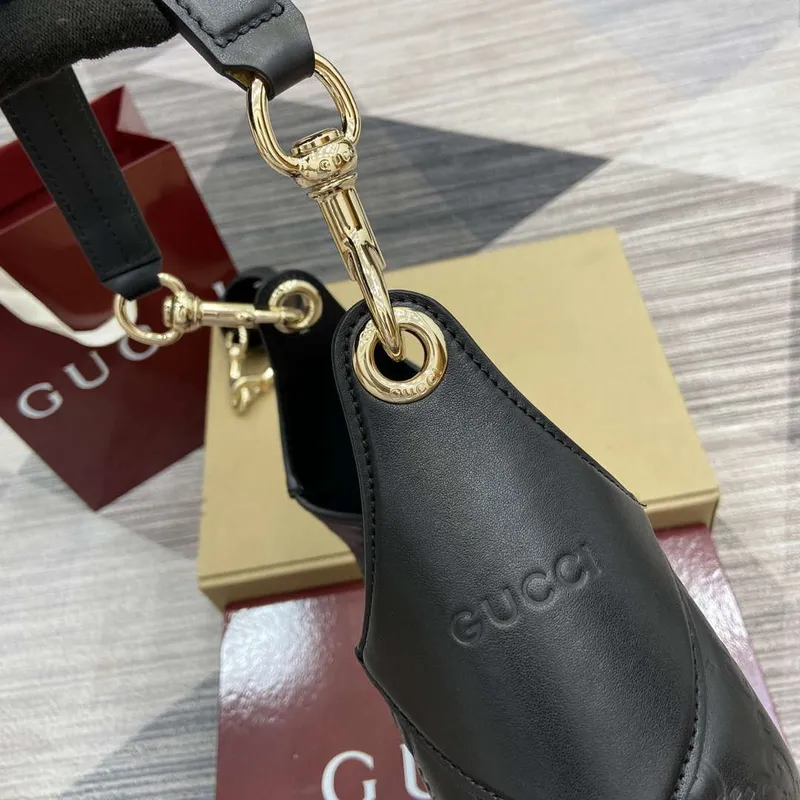 Gucci 834981 Gucci B střední kabelka přes rameno černá