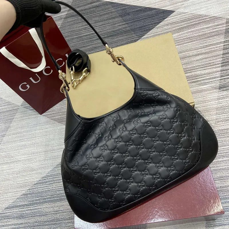 Gucci 834981 Gucci B střední kabelka přes rameno černá