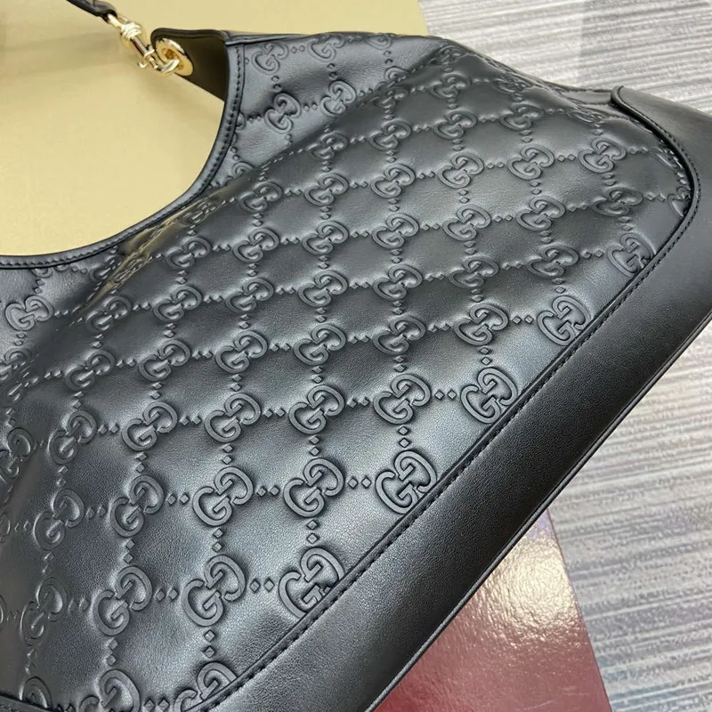 Gucci 834981 Gucci B střední kabelka přes rameno černá