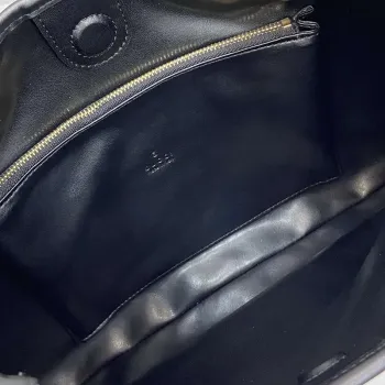 Gucci 834981 Gucci B střední kabelka přes rameno černá