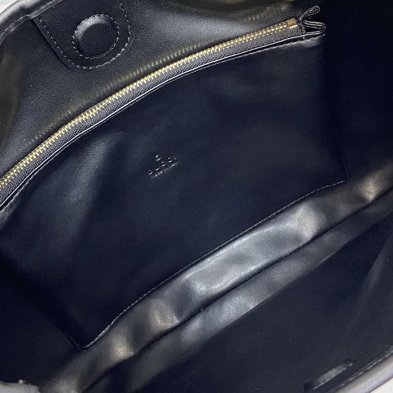 Gucci 834981 Gucci B střední kabelka přes rameno černá