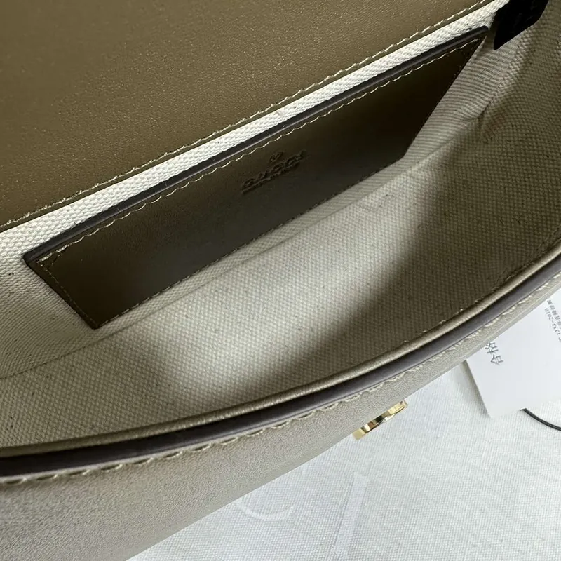 Gucci 815700 Gucci Blondie mini ramenní taška z jemné kůže Zelená