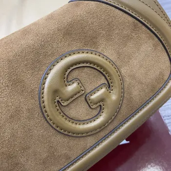 Gucci 815700 Gucci Blondie mini ramenní taška z semišové kůže Hnědá