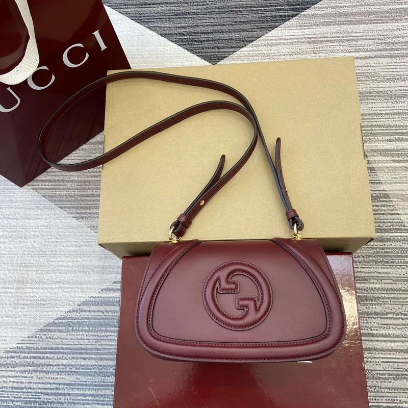 Gucci 815700 Gucci Blondie mini ramenní taška Wind red Kůže