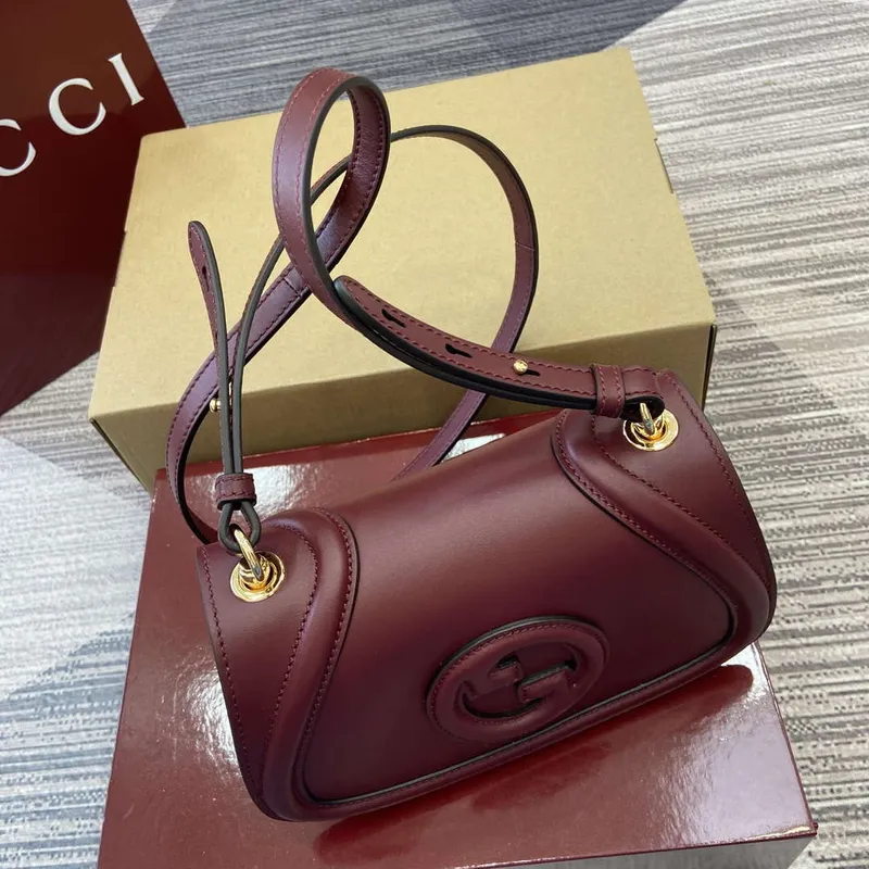 Gucci 815700 Gucci Blondie mini ramenní taška Wind red Kůže