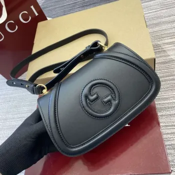 Gucci 815700 Gucci Blondie mini ramenní taška Černá kůže