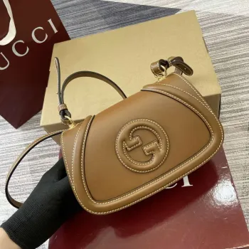 Gucci 815700 Gucci Blondie mini ramenní taška Hnědá kůže