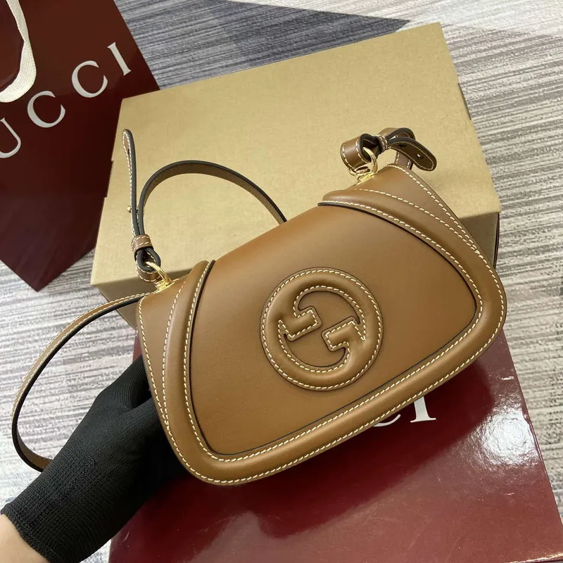 Gucci 815700 Gucci Blondie mini ramenní taška Hnědá kůže
