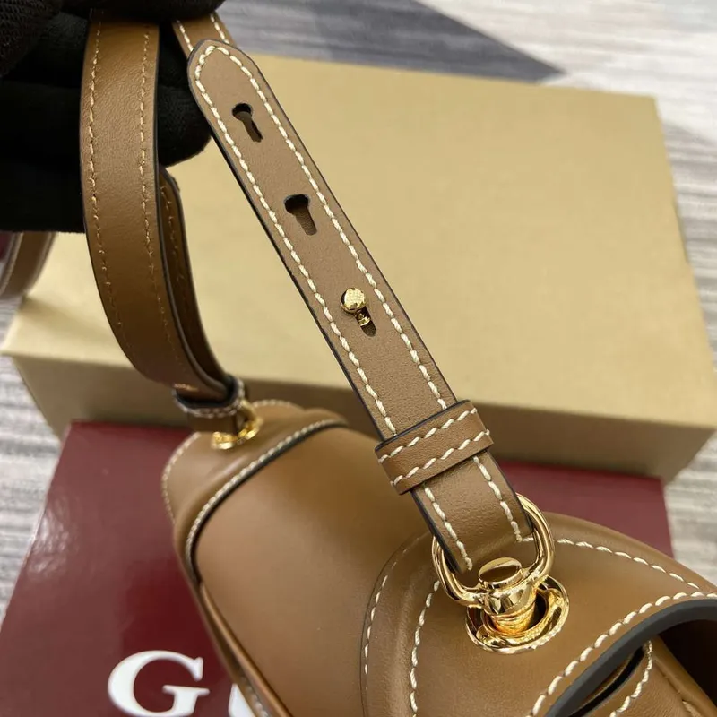 Gucci 815700 Gucci Blondie mini ramenní taška Hnědá kůže