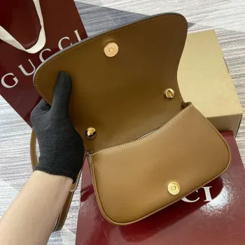 Gucci 815700 Gucci Blondie mini ramenní taška Hnědá kůže