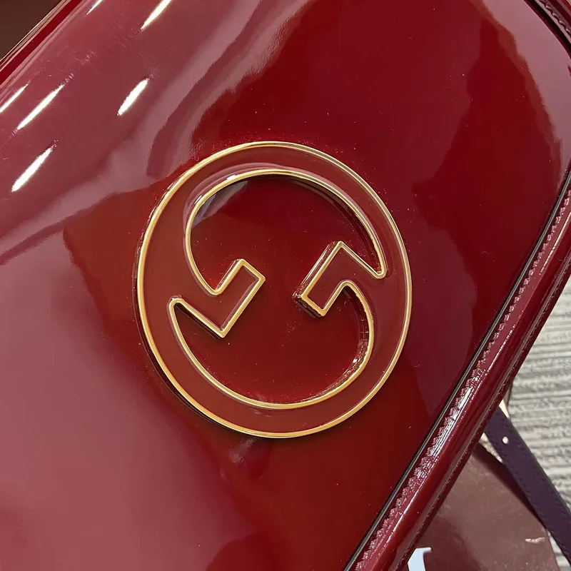 Gucci 815719 Gucci Blondie Medium taška s horním držadlem z lakované kůže červená