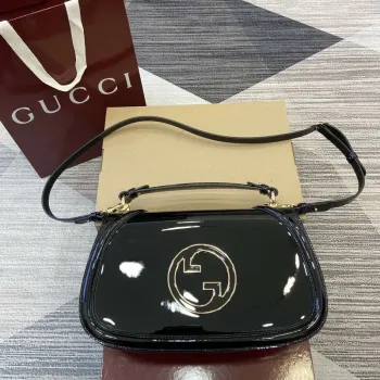 Gucci 815719 Gucci Blondie Medium taška s horním držadlem z lakované kůže černá