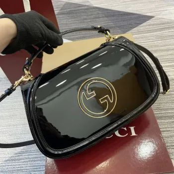 Gucci 815719 Gucci Blondie Medium taška s horním držadlem z lakované kůže černá