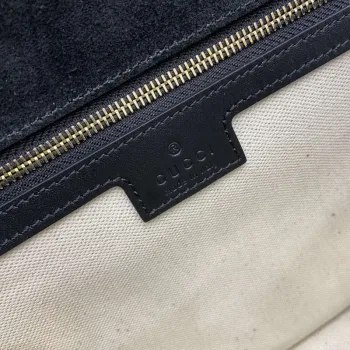 Gucci 815719 Gucci Blondie Medium taška s horním držadlem z lakované kůže černá